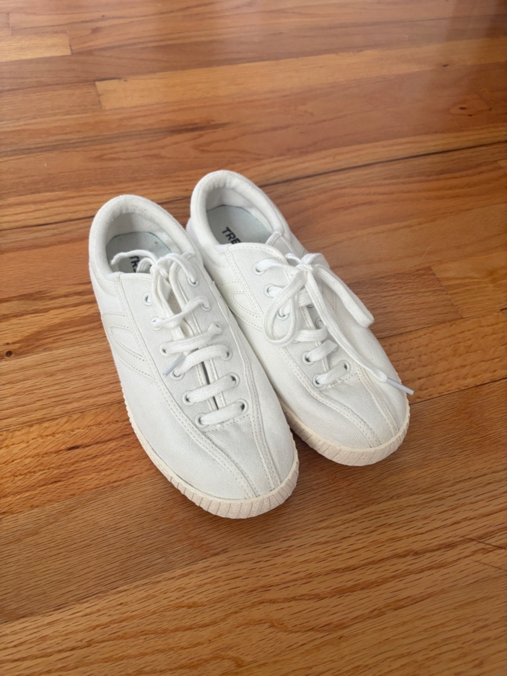 Tretorn All-White Low-Top Canvas Sneakers Size 6